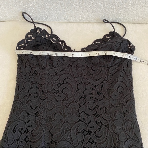 Nicholas Black lace midi Dress - Picture 8 of 10